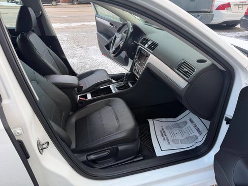 Used 2012 Volkswagen Passat 2.5 SE image 17