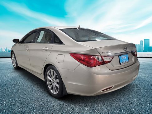 Used 2012 Hyundai Sonata GLS image 4