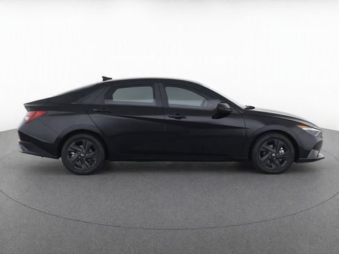 Used 2023 Hyundai Elantra SEL w/ Cargo Package FWD image 4