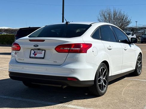 Used 2018 Ford Focus SEL image 9