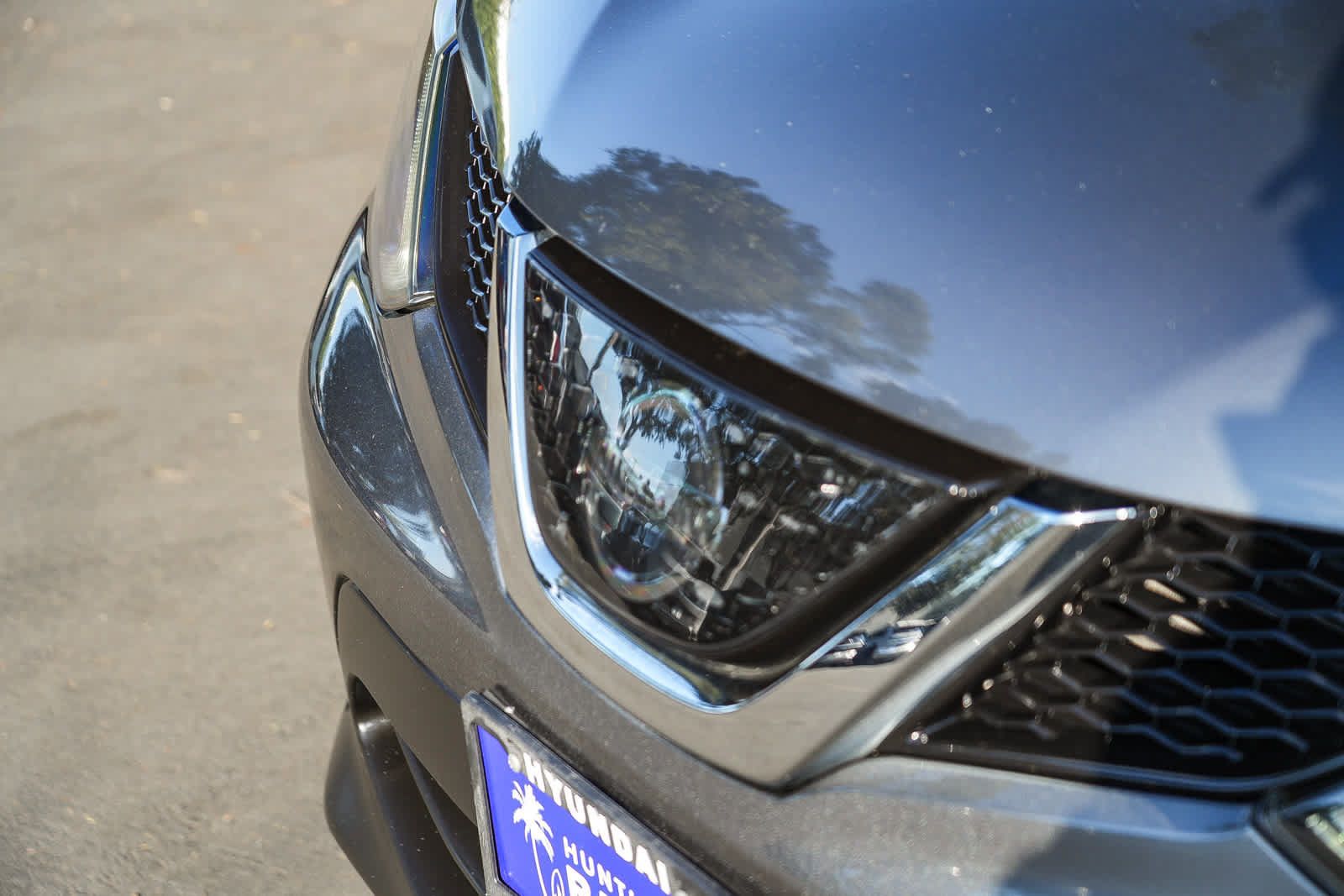 Used 2018 Nissan Rogue Sport SV FWD image 3