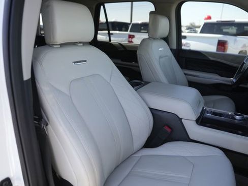 Used 2021 Ford Expedition Platinum image 20