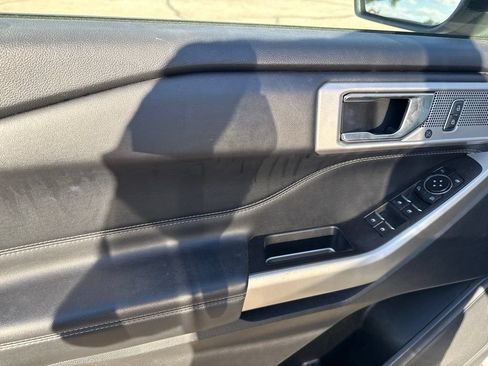 Used 2022 Ford Explorer Limited AWD/4WD image 8
