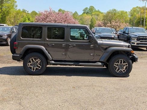New 2026 Jeep Wrangler Unlimited Sahara AWD/4WD image 2