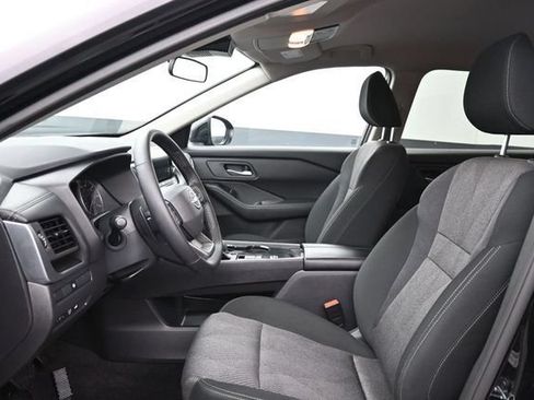 Used 2026 Nissan Rogue SV FWD image 14