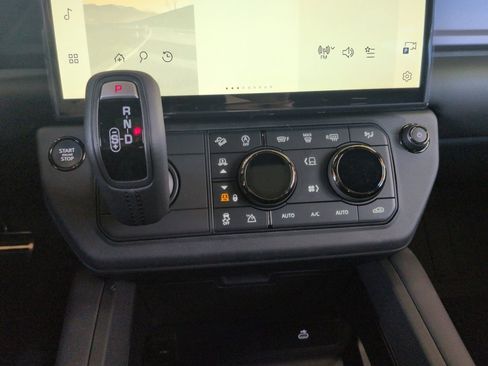 New 2026 Land Rover Defender 110 AWD/4WD image 16