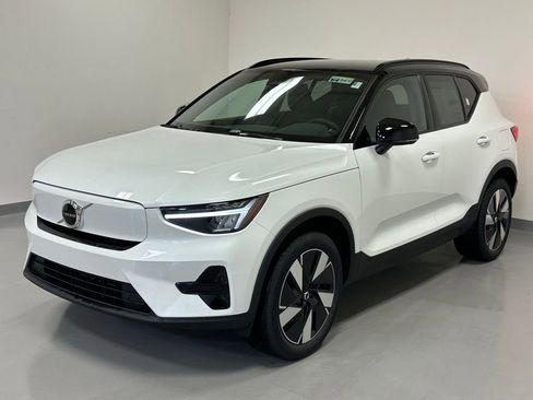 Certified 2024 Volvo XC40 Recharge Core w/ Protection Package Premier image 1