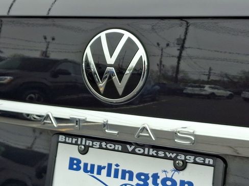 Certified 2022 Volkswagen Atlas Cross Sport SE image 29