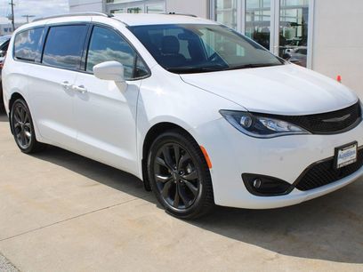 Used 2020 Chrysler Pacifica Touring-L Plus