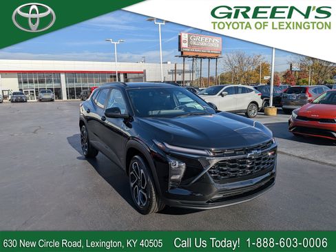 Used 2025 Chevrolet Trax RS w/ Driver Confidence Package image 1