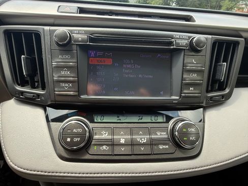 Used 2013 Toyota RAV4 XLE FWD image 15