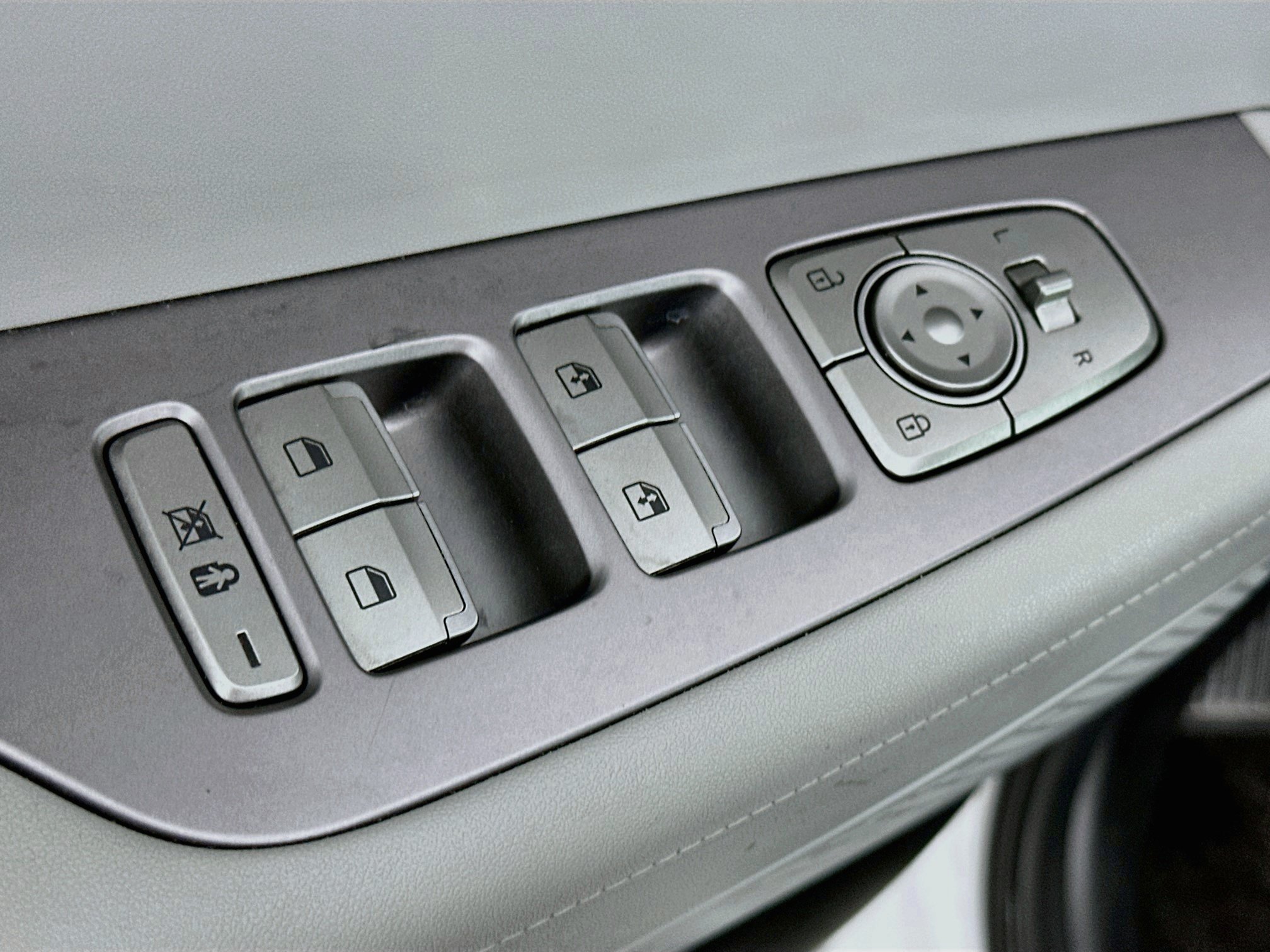 Used 2024 Hyundai Palisade SEL FWD image 15