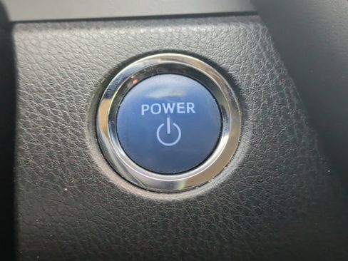 Used 2020 Toyota Camry SE FWD image 22