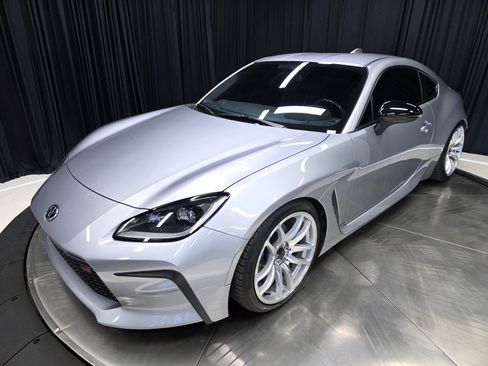 Used 2024 Toyota GR86 Premium RWD image 40