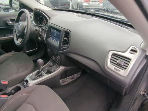 Used 2020 Jeep Compass Sport image 40
