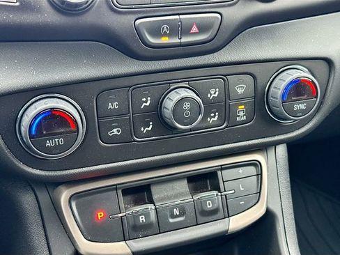 Used 2023 GMC Terrain Denali image 14