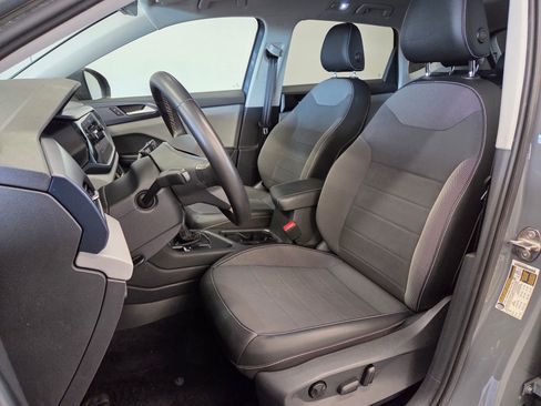 Used 2022 Volkswagen Taos SE image 5