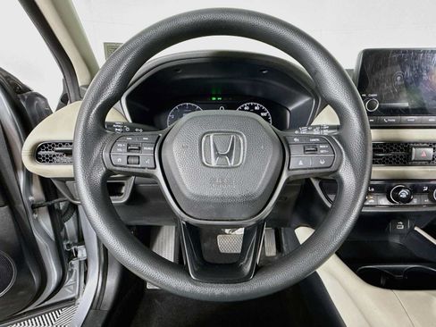Used 2023 Honda HR-V LX image 13