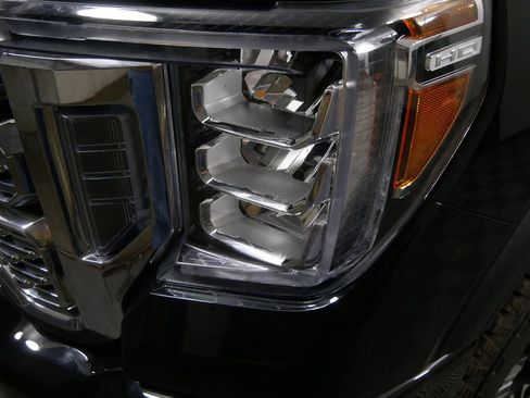 Used 2023 GMC Sierra 2500 Denali image 8