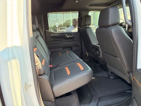 Used 2023 GMC Sierra 1500 AT4 w/ Technology Package AWD/4WD image 19