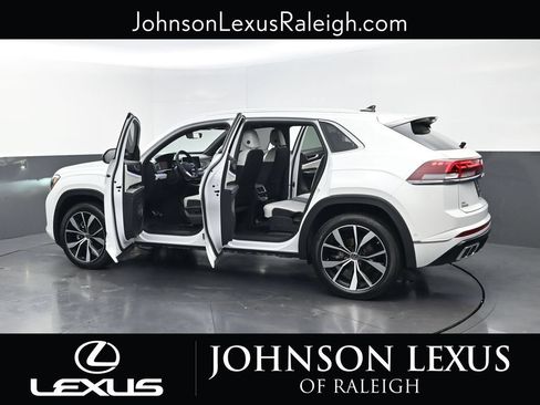 Used 2025 Volkswagen Atlas Cross Sport SEL Premium R-Line AWD/4WD image 39