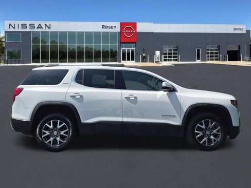Used 2023 GMC Acadia SLT AWD/4WD image 2