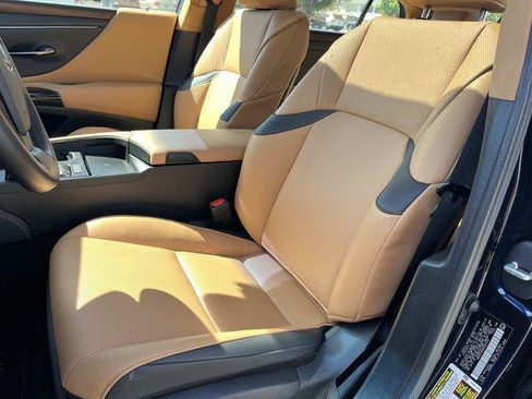 Certified 2025 Lexus ES 350 w/ Premium Package FWD image 32