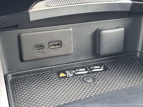 Used 2025 Buick Envision Preferred image 32