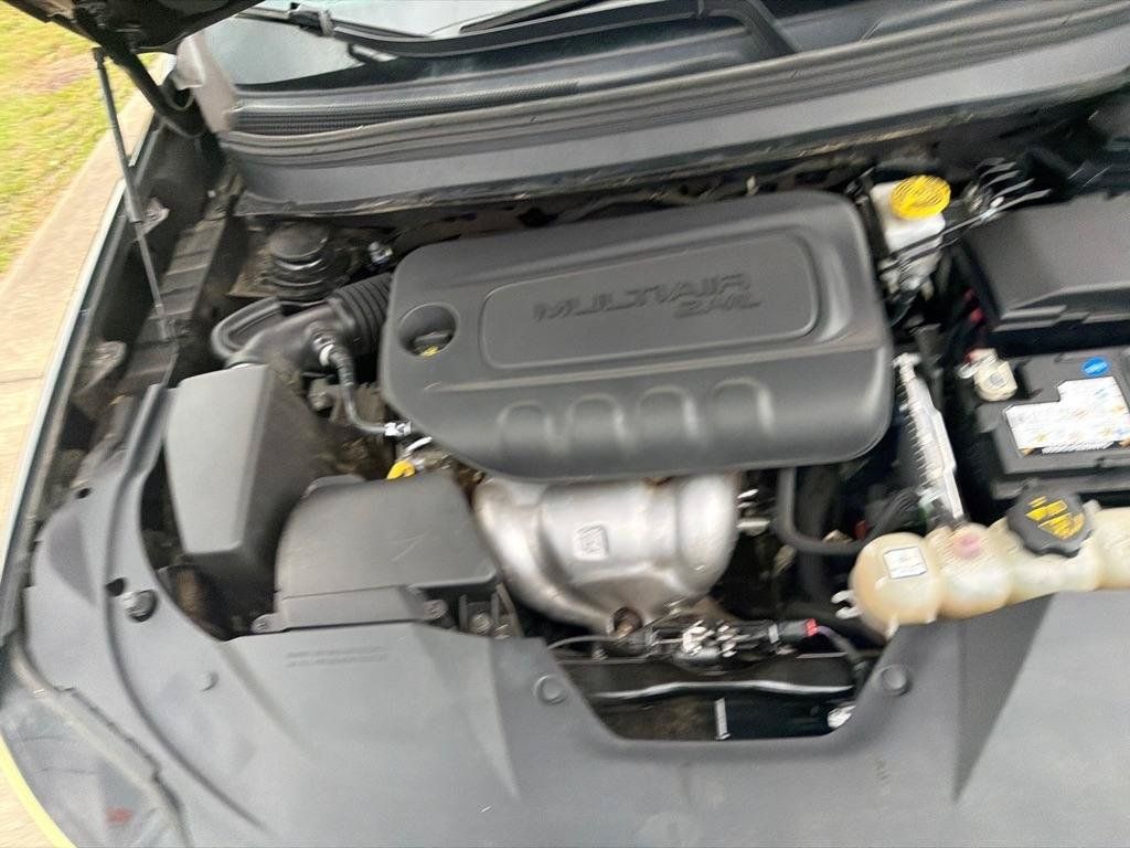Used 2019 Jeep Cherokee Limited FWD image 37