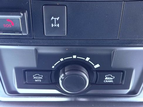 Used 2021 Toyota Tacoma TRD Off-Road w/ Technology Package AWD/4WD image 15