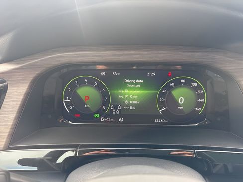 Used 2024 Volkswagen Atlas SEL Premium R-Line image 25