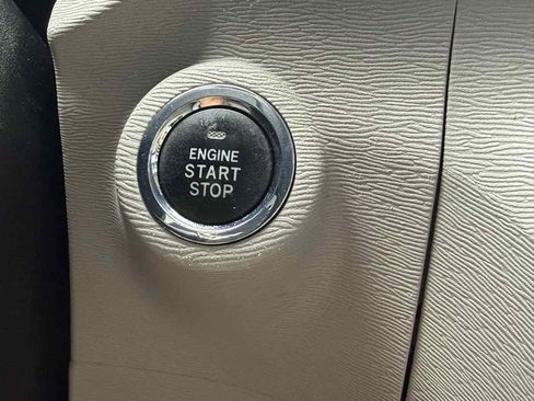 Used 2012 Toyota Venza XLE w/ XLE Premium Pkg FWD image 14