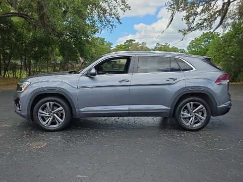 Used 2024 Volkswagen Atlas Cross Sport SEL R-Line image 9