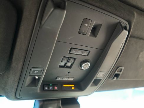 Used 2019 Cadillac Escalade Platinum image 29