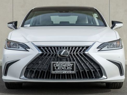 Used 2024 Lexus ES 350 Luxury image 2