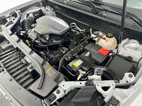 Used 2021 GMC Acadia SLE w/ Driver Convenience Package FWD image 31