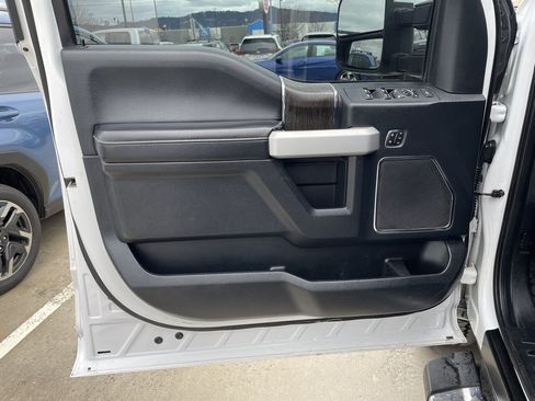 Used 2020 Ford F250 Lariat w/ Lariat Value Package AWD/4WD image 33