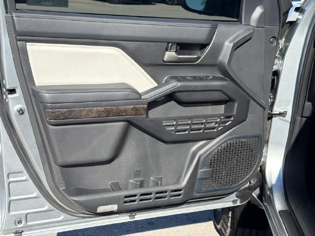 Used 2024 Toyota Tacoma Limited w/ Limited Package (LT) AWD/4WD image 17