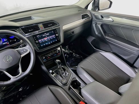 Used 2023 Volkswagen Tiguan SE AWD/4WD image 23