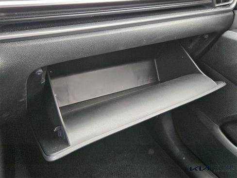 Used 2025 Kia Sorento LX image 21