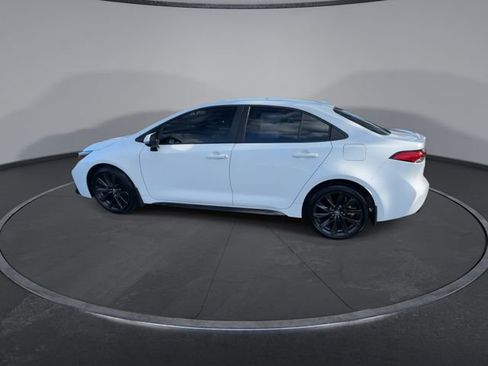 Used 2025 Toyota Corolla SE image 9