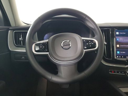 Used 2025 Volvo XC60 B5 Plus image 18