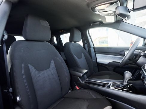 Used 2023 Jeep Compass Sport image 26