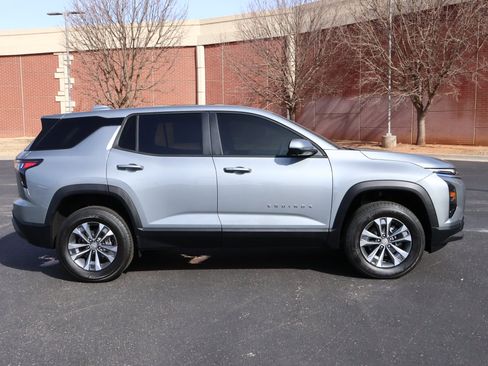 New 2026 Chevrolet Equinox LT w/ Convenience Package II FWD image 29