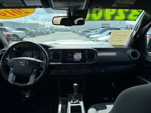 Used 2019 Toyota Tacoma TRD Sport image 26