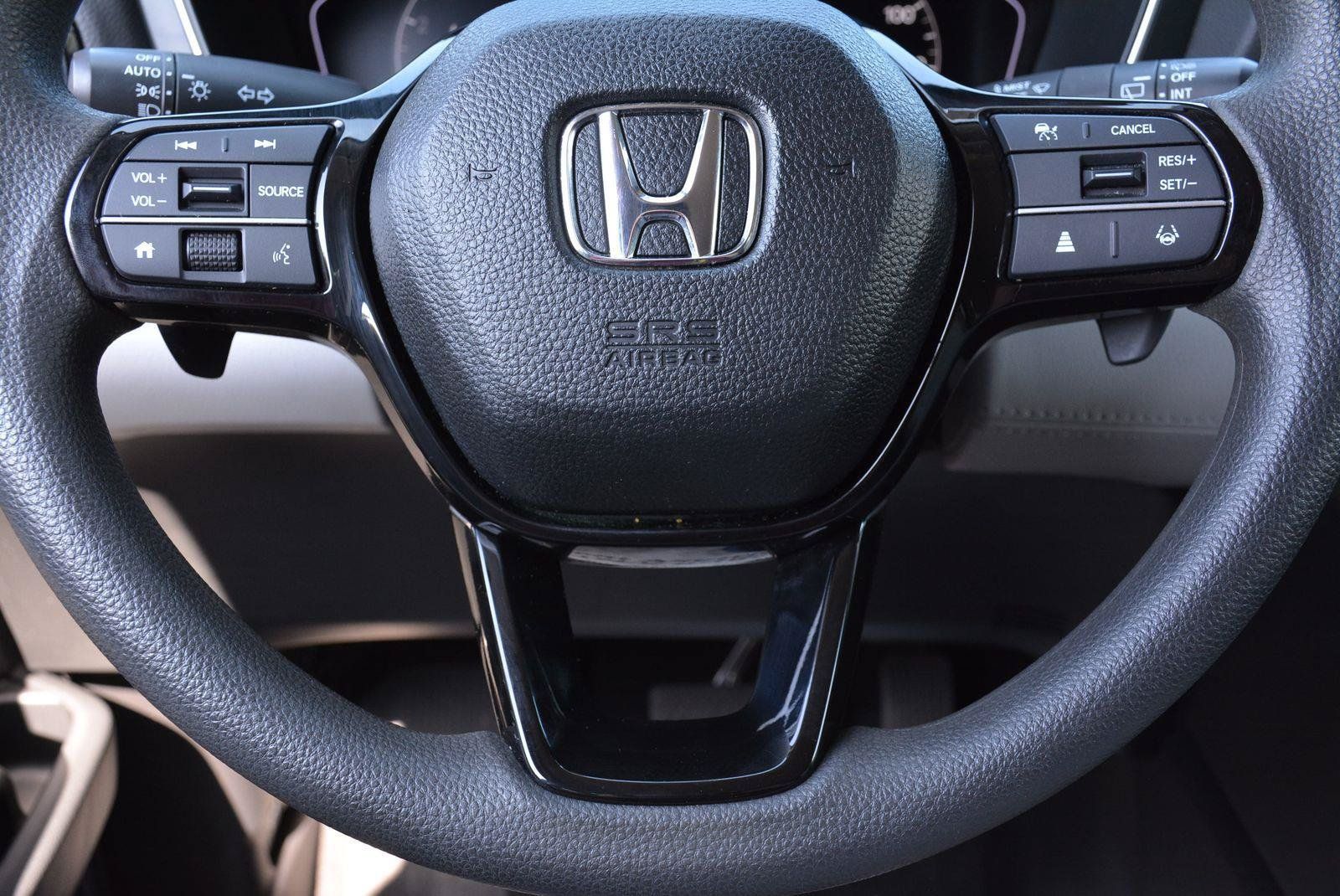 Used 2023 Honda Pilot LX image 27