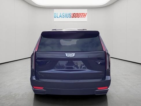 Used 2023 Cadillac Escalade ESV Sport Platinum w/ LPO, ONYX Package AWD/4WD image 4