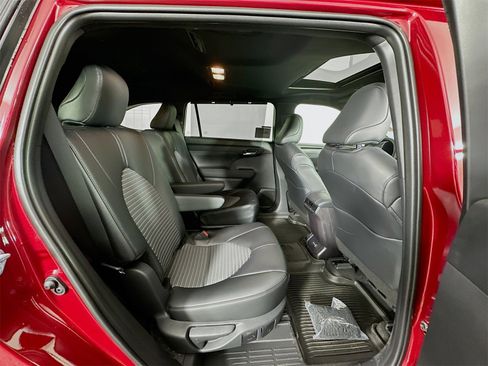 New 2026 Toyota Highlander XSE image 30