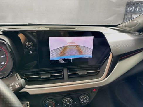 Used 2024 Chevrolet Trax RS FWD image 22