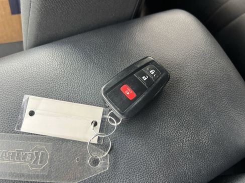 Used 2024 Toyota RAV4 XLE FWD image 37